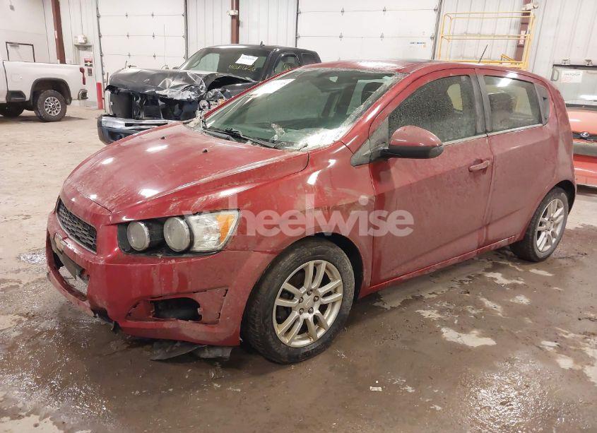 Photo 2 of 2015 Chevrolet Sonic LT AUTO (VIN 1G1JC6SB2F4176507)