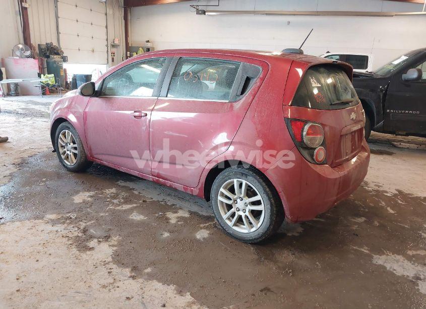 Photo 3 of 2015 Chevrolet Sonic LT AUTO (VIN 1G1JC6SB2F4176507)