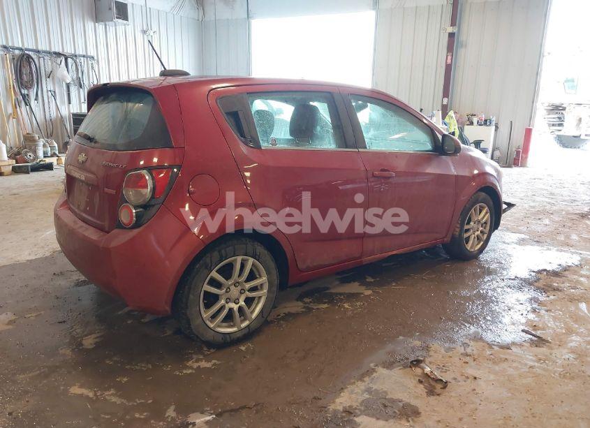 Photo 4 of 2015 Chevrolet Sonic LT AUTO (VIN 1G1JC6SB2F4176507)