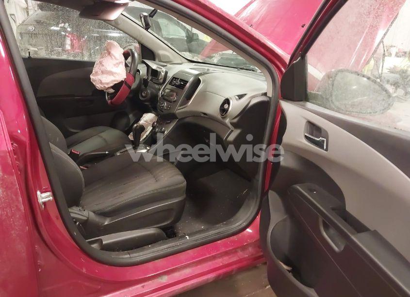 Photo 5 of 2015 Chevrolet Sonic LT AUTO (VIN 1G1JC6SB2F4176507)