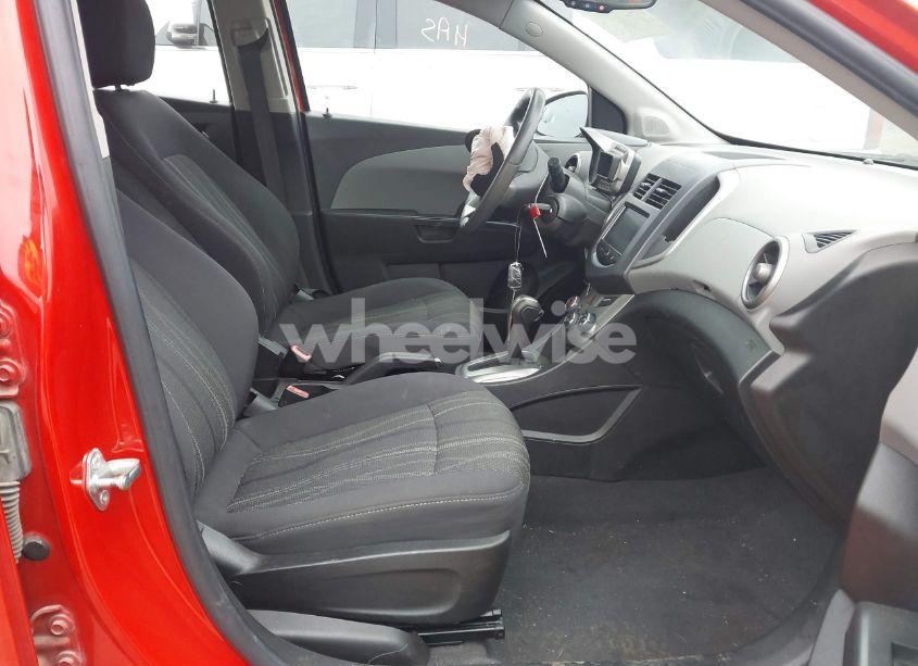 Photo 5 of 2013 Chevrolet Sonic LT AUTO (VIN 1G1JC6SB3D4104552)