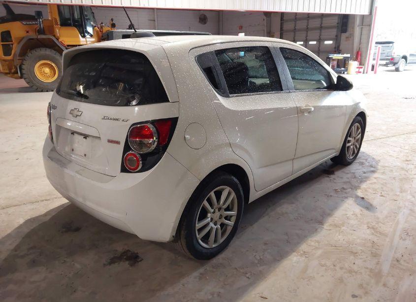 Photo 4 of 2016 Chevrolet Sonic LT AUTO (VIN 1G1JC6SB3G4112641)