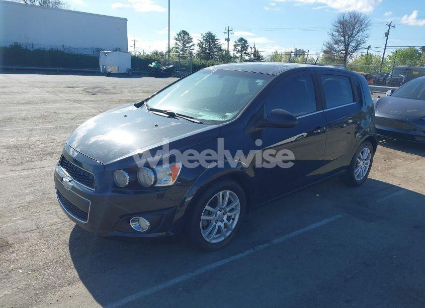 Photo 2 of 2014 Chevrolet Sonic LT AUTO (VIN 1G1JC6SB4E4151333)