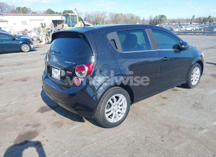 Photo 4 of 2014 Chevrolet Sonic LT AUTO (VIN 1G1JC6SB4E4151333)