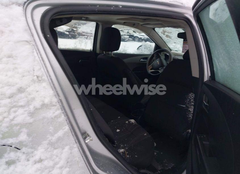 Photo 8 of 2014 Chevrolet Sonic LT AUTO (VIN 1G1JC6SB5E4163524)