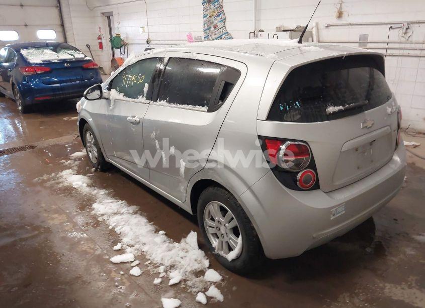 Photo 3 of 2014 Chevrolet Sonic LT AUTO (VIN 1G1JC6SB5E4234334)