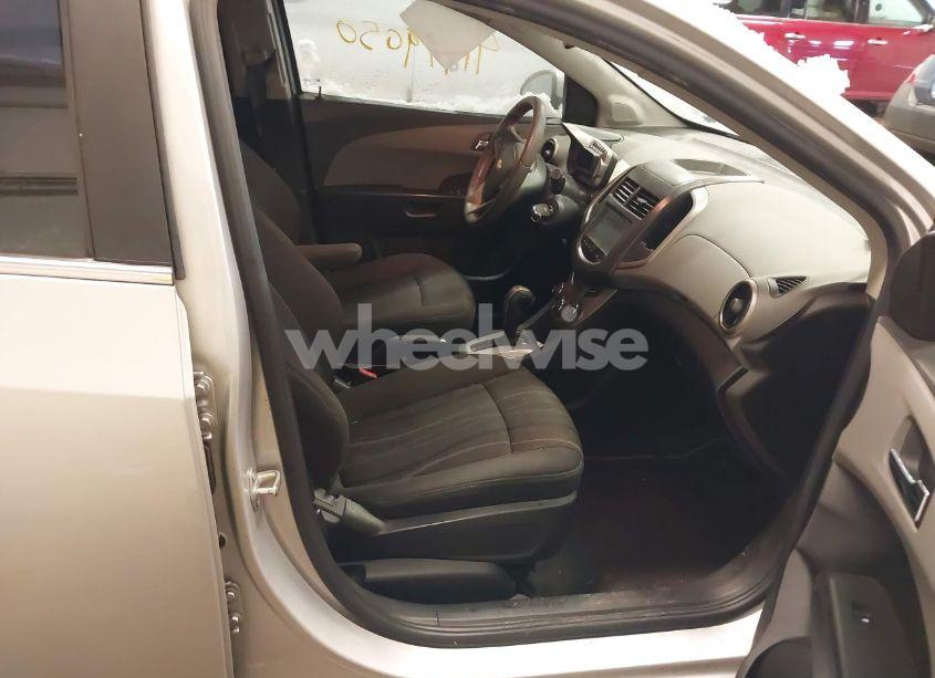 Photo 5 of 2014 Chevrolet Sonic LT AUTO (VIN 1G1JC6SB5E4234334)