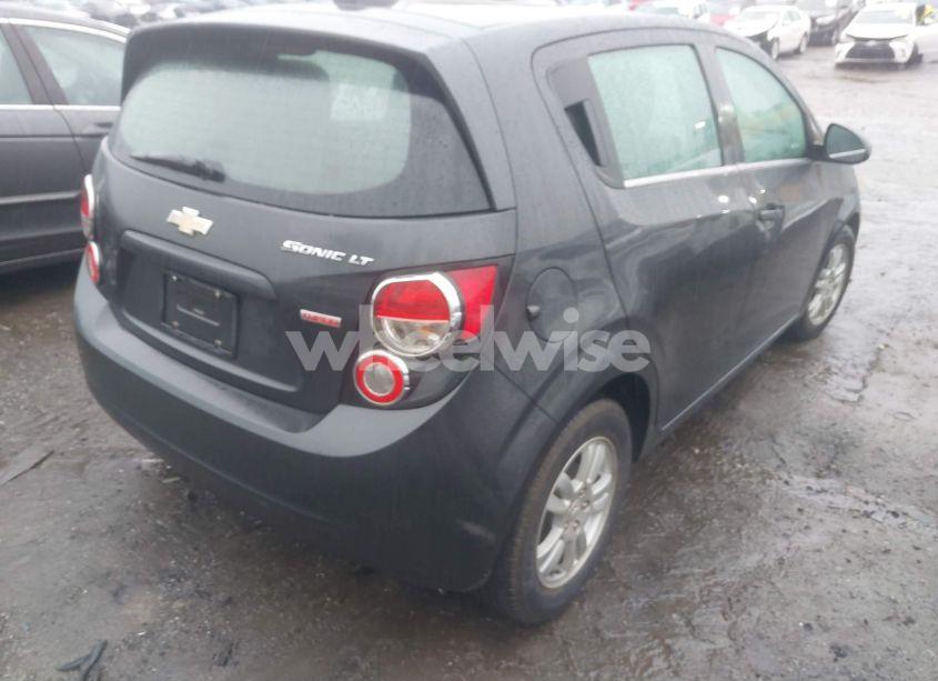 Photo 4 of 2015 Chevrolet Sonic LT AUTO (VIN 1G1JC6SB5F4176808)