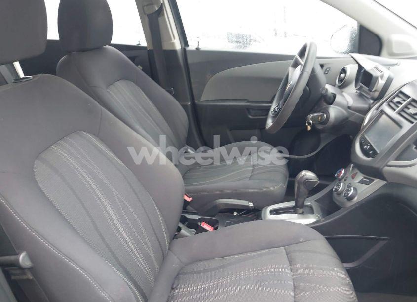 Photo 5 of 2015 Chevrolet Sonic LT AUTO (VIN 1G1JC6SB5F4176808)