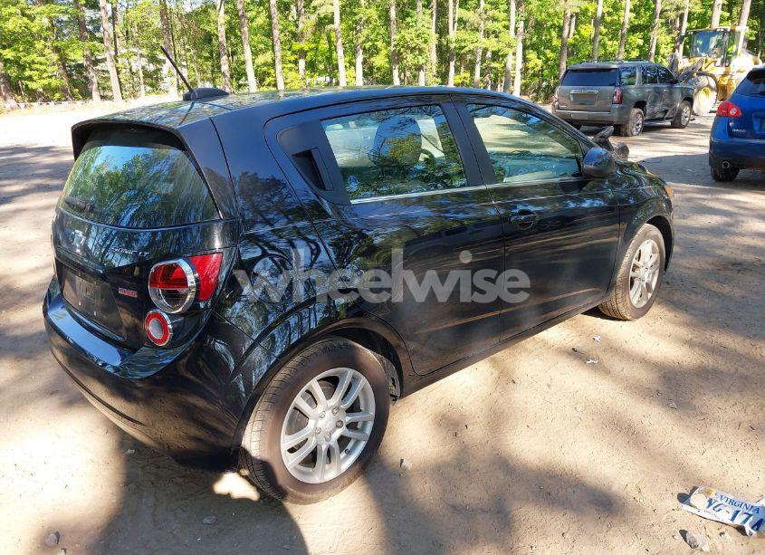 Photo 4 of 2016 Chevrolet Sonic LT AUTO (VIN 1G1JC6SB5G4183663)