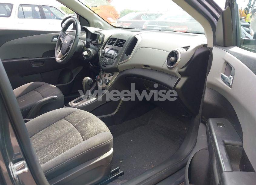 Photo 5 of 2012 Chevrolet Sonic 2LT (VIN 1G1JC6SB6C4166946)