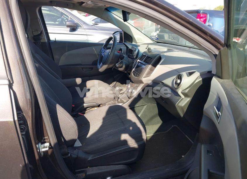 Photo 5 of 2014 Chevrolet Sonic LT AUTO (VIN 1G1JC6SB6E4123274)