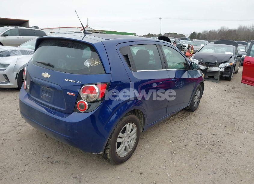 Photo 4 of 2014 Chevrolet Sonic LT AUTO (VIN 1G1JC6SB6E4134503)