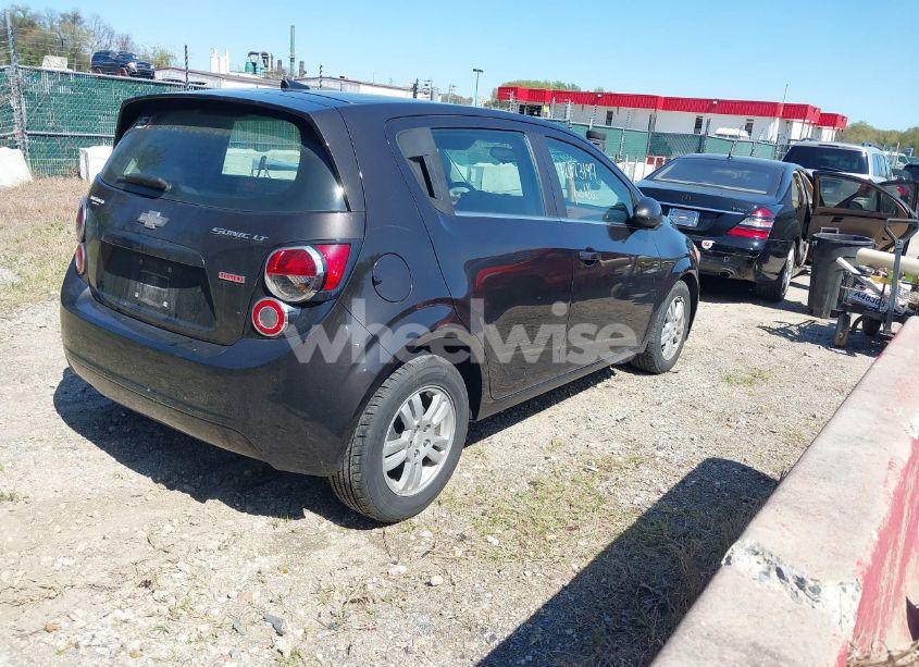 Photo 4 of 2014 Chevrolet Sonic LT AUTO (VIN 1G1JC6SB6E4210561)
