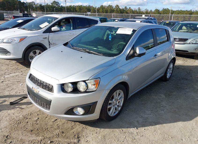 Photo 2 of 2015 Chevrolet Sonic LT AUTO (VIN 1G1JC6SB6F4141971)