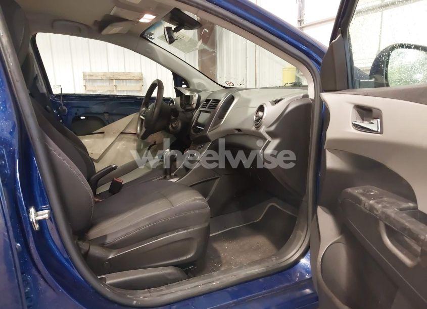 Photo 5 of 2013 Chevrolet Sonic LT AUTO (VIN 1G1JC6SB7D4212916)