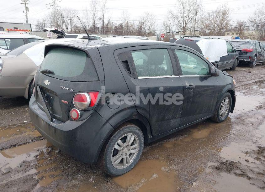 Photo 4 of 2013 Chevrolet Sonic LT AUTO (VIN 1G1JC6SB7D4235922)
