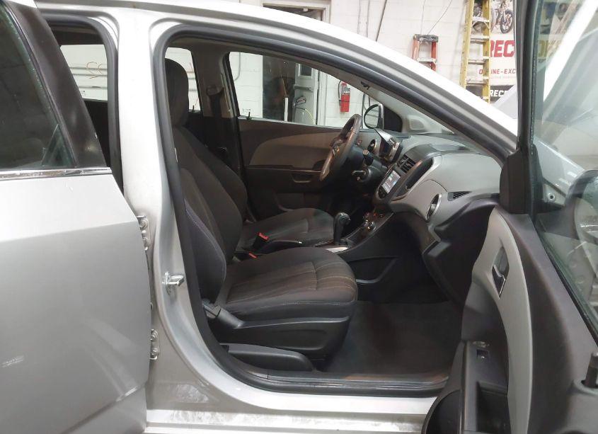 Photo 5 of 2015 Chevrolet Sonic LT AUTO (VIN 1G1JC6SB7F4129151)