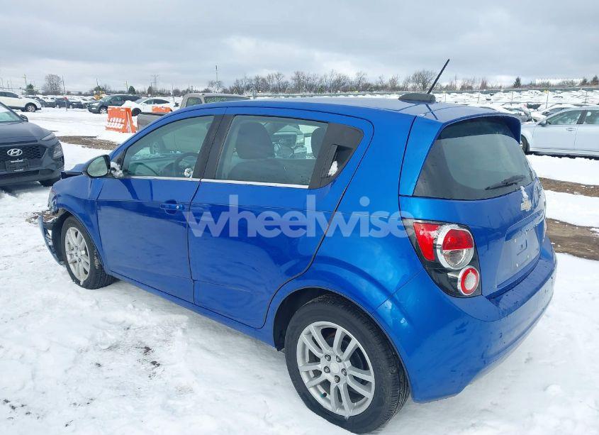 Photo 3 of 2016 Chevrolet Sonic LT AUTO (VIN 1G1JC6SB7G4126946)