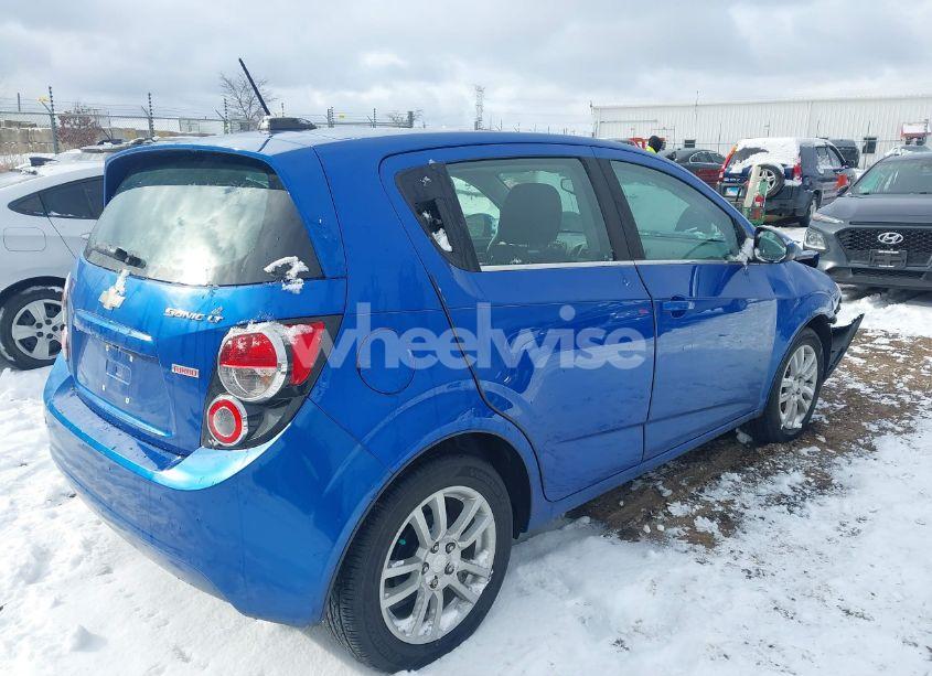 Photo 4 of 2016 Chevrolet Sonic LT AUTO (VIN 1G1JC6SB7G4126946)