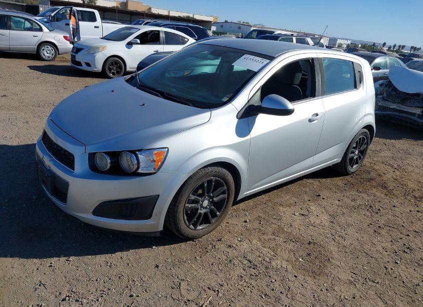 Photo 2 of 2013 Chevrolet Sonic LT AUTO (VIN 1G1JC6SB8D4120620)