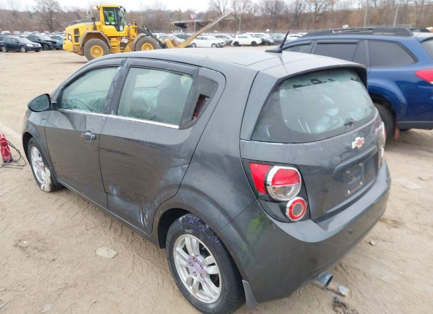 Photo 3 of 2013 Chevrolet Sonic LT AUTO (VIN 1G1JC6SB8D4139006)