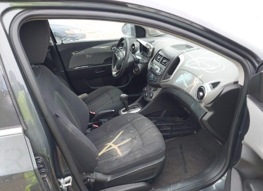 Photo 5 of 2013 Chevrolet Sonic LT AUTO (VIN 1G1JC6SB8D4139006)