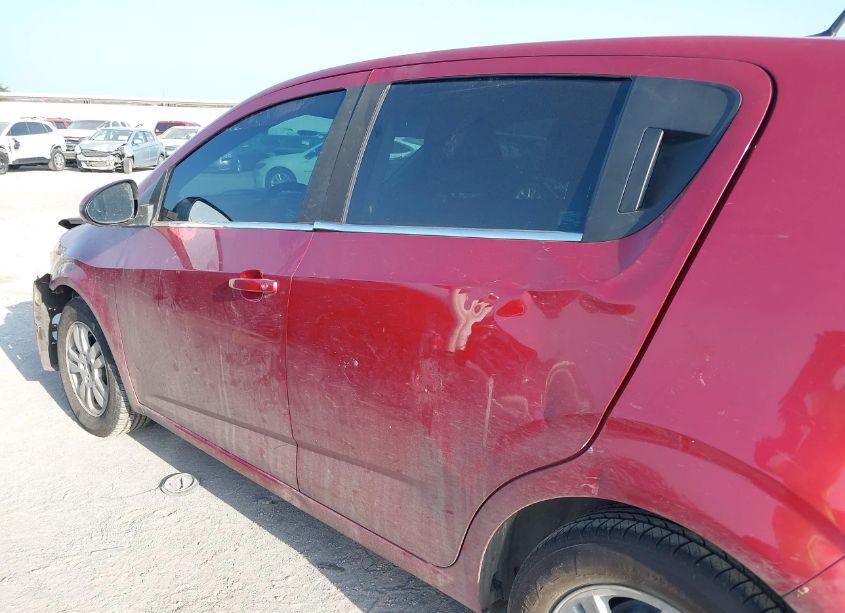 Photo 12 of 2014 Chevrolet Sonic LT AUTO (VIN 1G1JC6SB8E4204454)