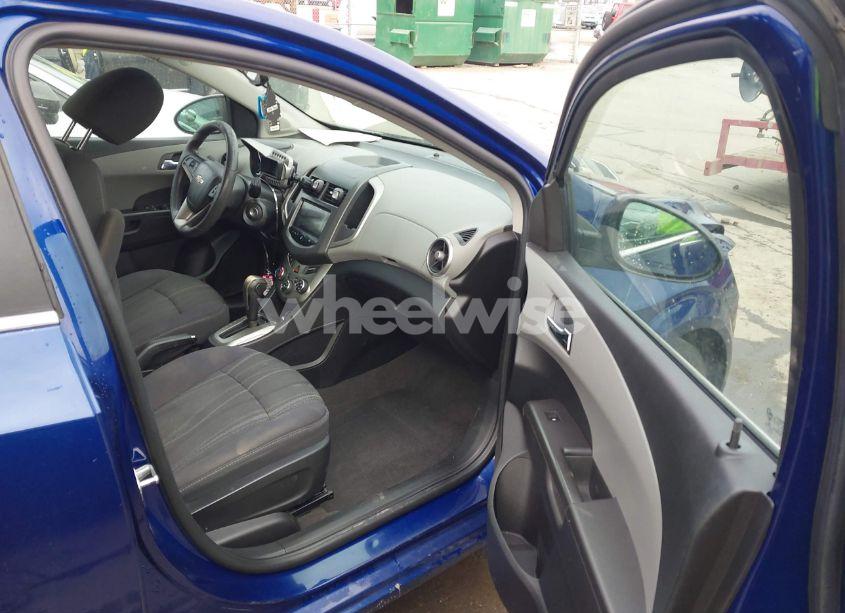 Photo 5 of 2013 Chevrolet Sonic LT AUTO (VIN 1G1JC6SB9D4240409)