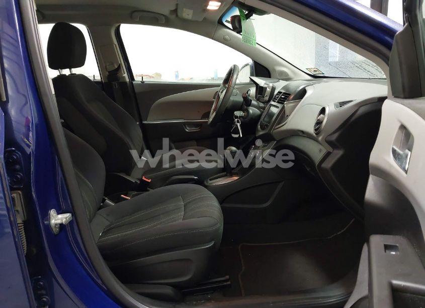 Photo 5 of 2013 Chevrolet Sonic LT AUTO (VIN 1G1JC6SB9D4252785)