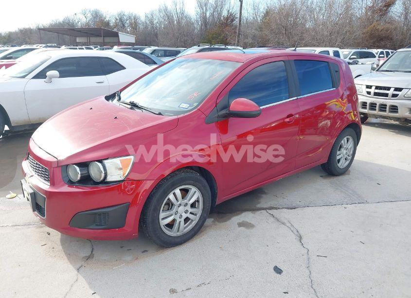 Photo 2 of 2014 Chevrolet Sonic LT AUTO (VIN 1G1JC6SB9E4232389)