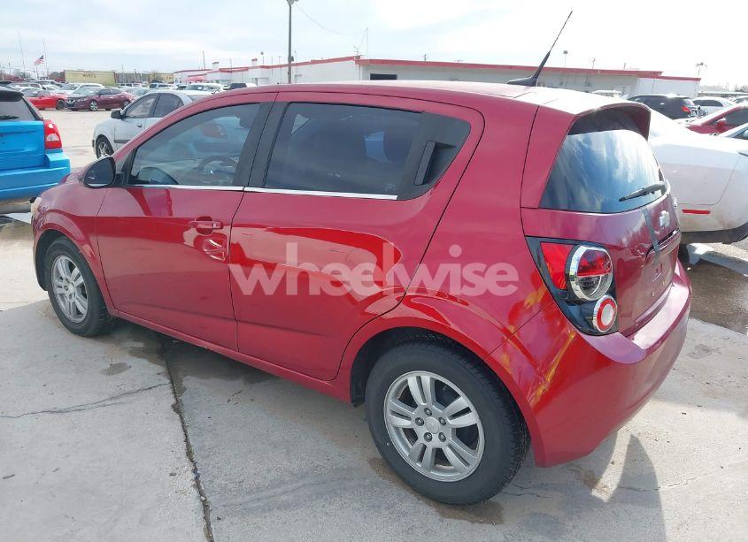 Photo 3 of 2014 Chevrolet Sonic LT AUTO (VIN 1G1JC6SB9E4232389)