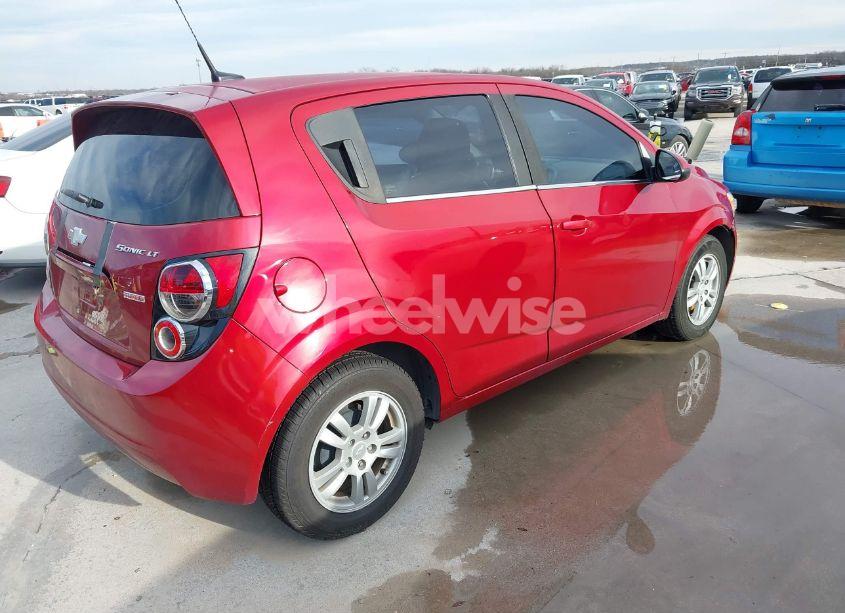Photo 4 of 2014 Chevrolet Sonic LT AUTO (VIN 1G1JC6SB9E4232389)