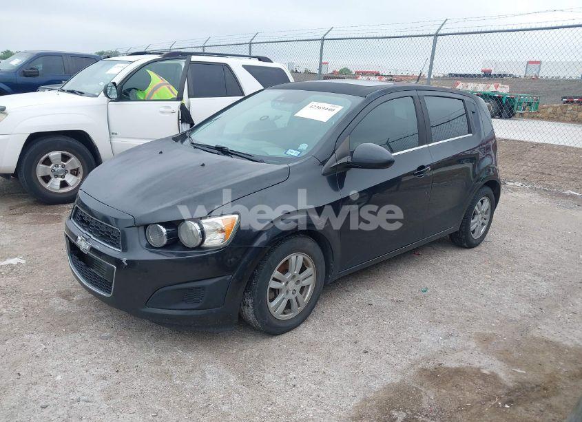 Photo 2 of 2014 Chevrolet Sonic LT AUTO (VIN 1G1JC6SB9E4234627)