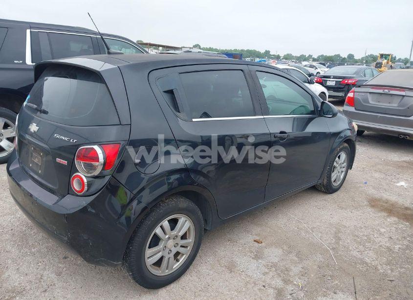 Photo 4 of 2014 Chevrolet Sonic LT AUTO (VIN 1G1JC6SB9E4234627)
