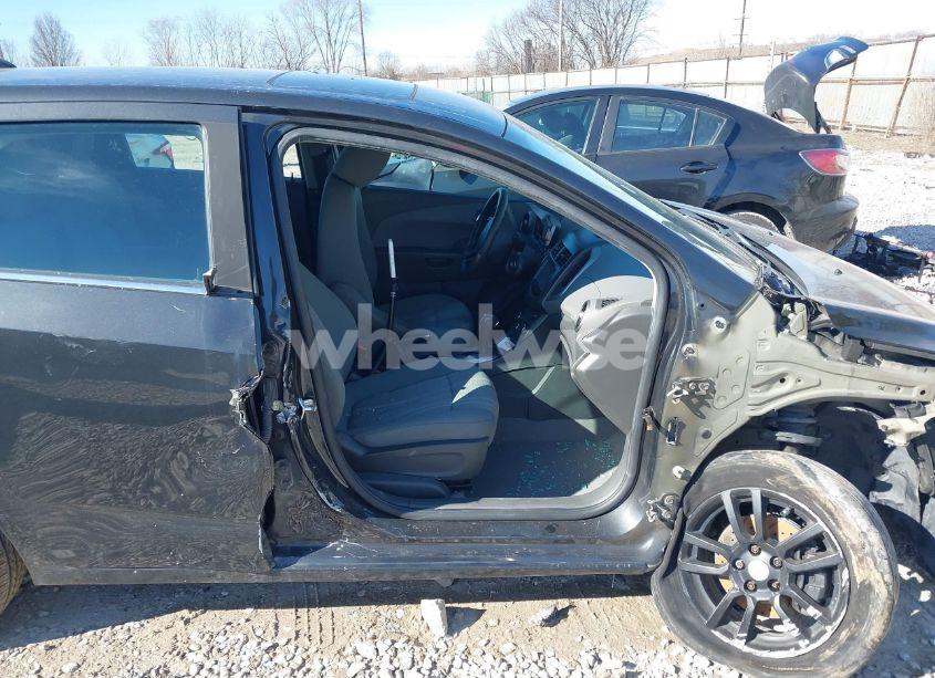 Photo 13 of 2015 Chevrolet Sonic LT AUTO (VIN 1G1JC6SB9F4131693)