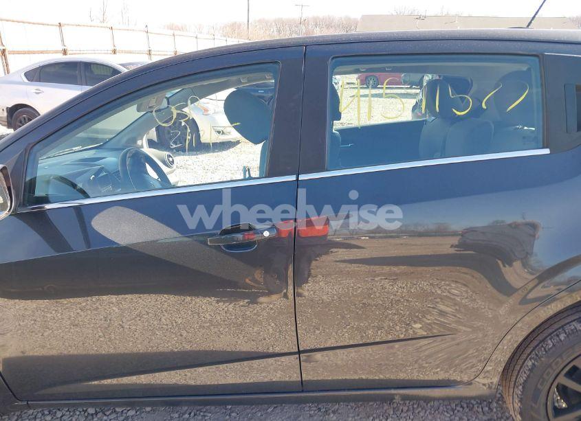 Photo 14 of 2015 Chevrolet Sonic LT AUTO (VIN 1G1JC6SB9F4131693)