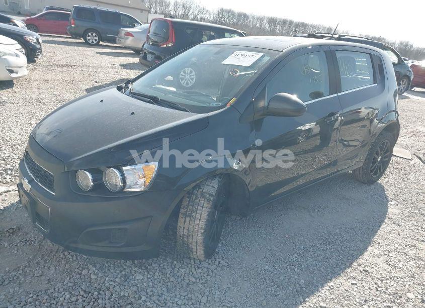 Photo 2 of 2015 Chevrolet Sonic LT AUTO (VIN 1G1JC6SB9F4131693)