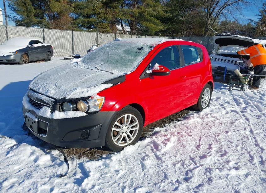 Photo 2 of 2015 Chevrolet Sonic LT AUTO (VIN 1G1JC6SB9F4220485)