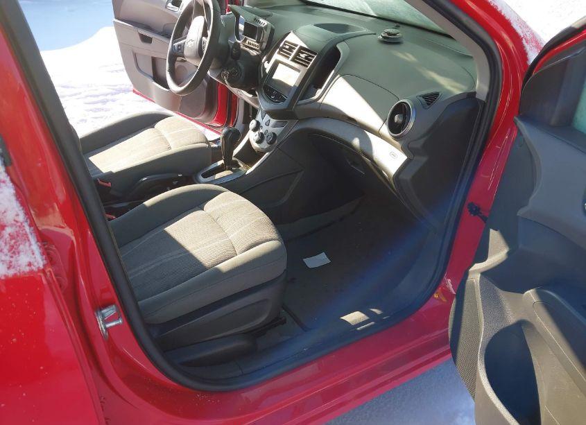 Photo 5 of 2015 Chevrolet Sonic LT AUTO (VIN 1G1JC6SB9F4220485)