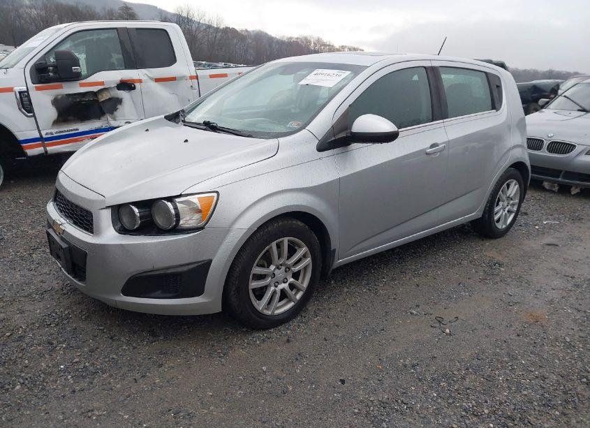 Photo 2 of 2015 Chevrolet Sonic LT AUTO (VIN 1G1JC6SBXF4220608)