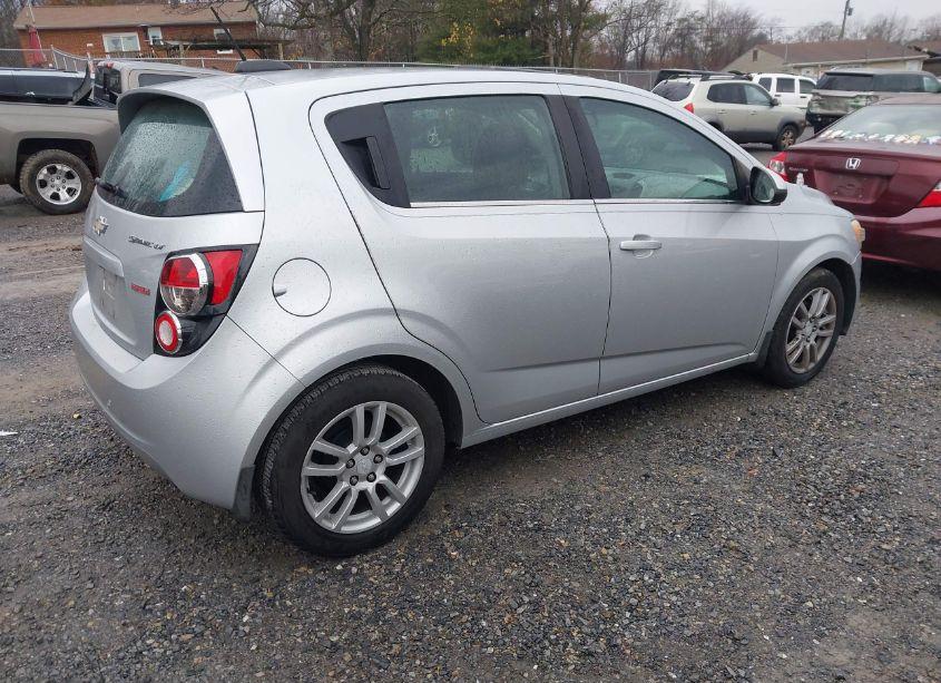 Photo 4 of 2015 Chevrolet Sonic LT AUTO (VIN 1G1JC6SBXF4220608)