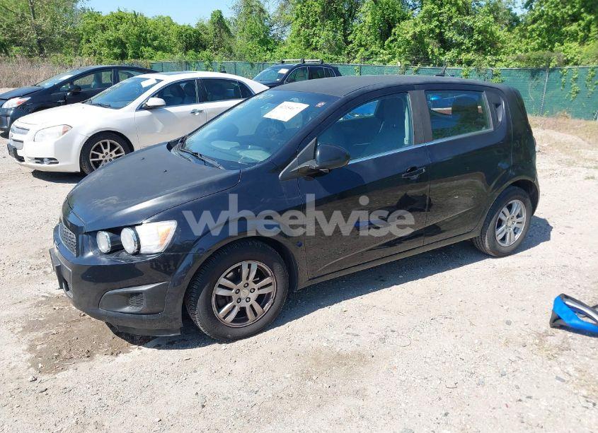 Photo 2 of 2013 Chevrolet Sonic LT AUTO (VIN 1G1JC6SG0D4117030)