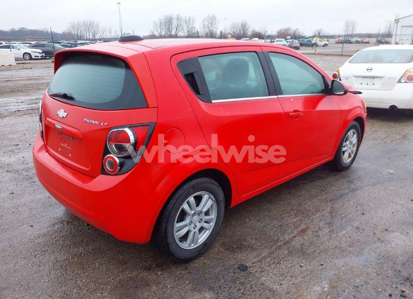 Photo 4 of 2015 Chevrolet Sonic LT AUTO (VIN 1G1JC6SG0F4122506)