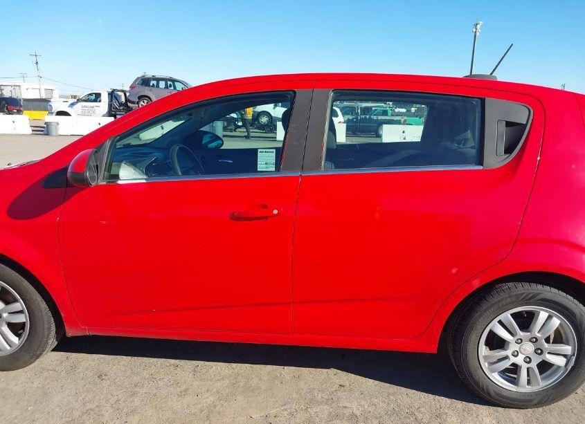 Photo 15 of 2015 Chevrolet Sonic LT AUTO (VIN 1G1JC6SG0F4209936)