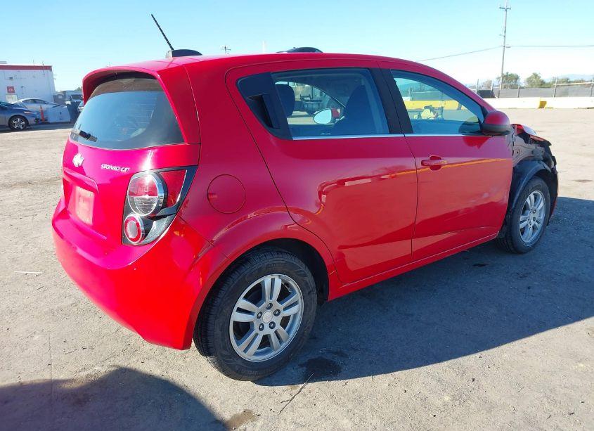 Photo 4 of 2015 Chevrolet Sonic LT AUTO (VIN 1G1JC6SG0F4209936)