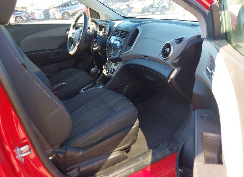 Photo 5 of 2015 Chevrolet Sonic LT AUTO (VIN 1G1JC6SG0F4209936)