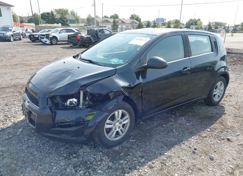 Photo 2 of 2015 Chevrolet Sonic LT AUTO (VIN 1G1JC6SG1F4109361)