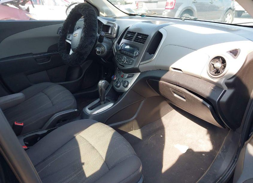 Photo 5 of 2015 Chevrolet Sonic LT AUTO (VIN 1G1JC6SG1F4109361)