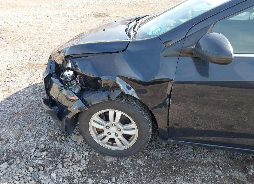 Photo 6 of 2015 Chevrolet Sonic LT AUTO (VIN 1G1JC6SG1F4109361)